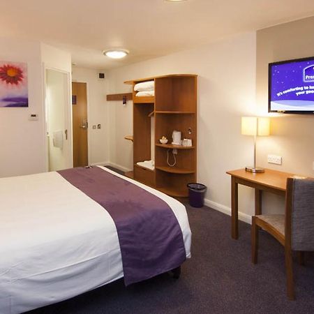Premier Inn Falkirk Central Camelon Exterior foto