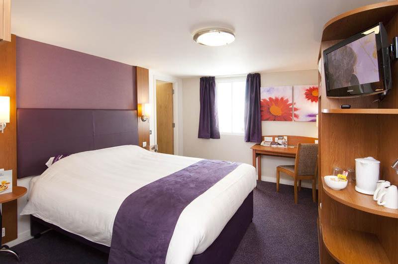 Premier Inn Falkirk Central Camelon Exterior foto